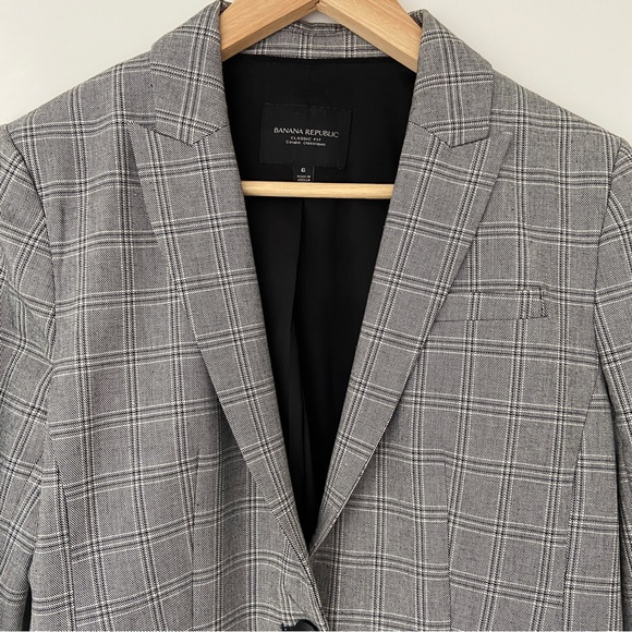 BANANA REPUBLIC CLASSIC FIT GREY/BLACK PLAID JACKET/BLAZER, FULLY LINED, SIZE 6 - Picture 3 of 10